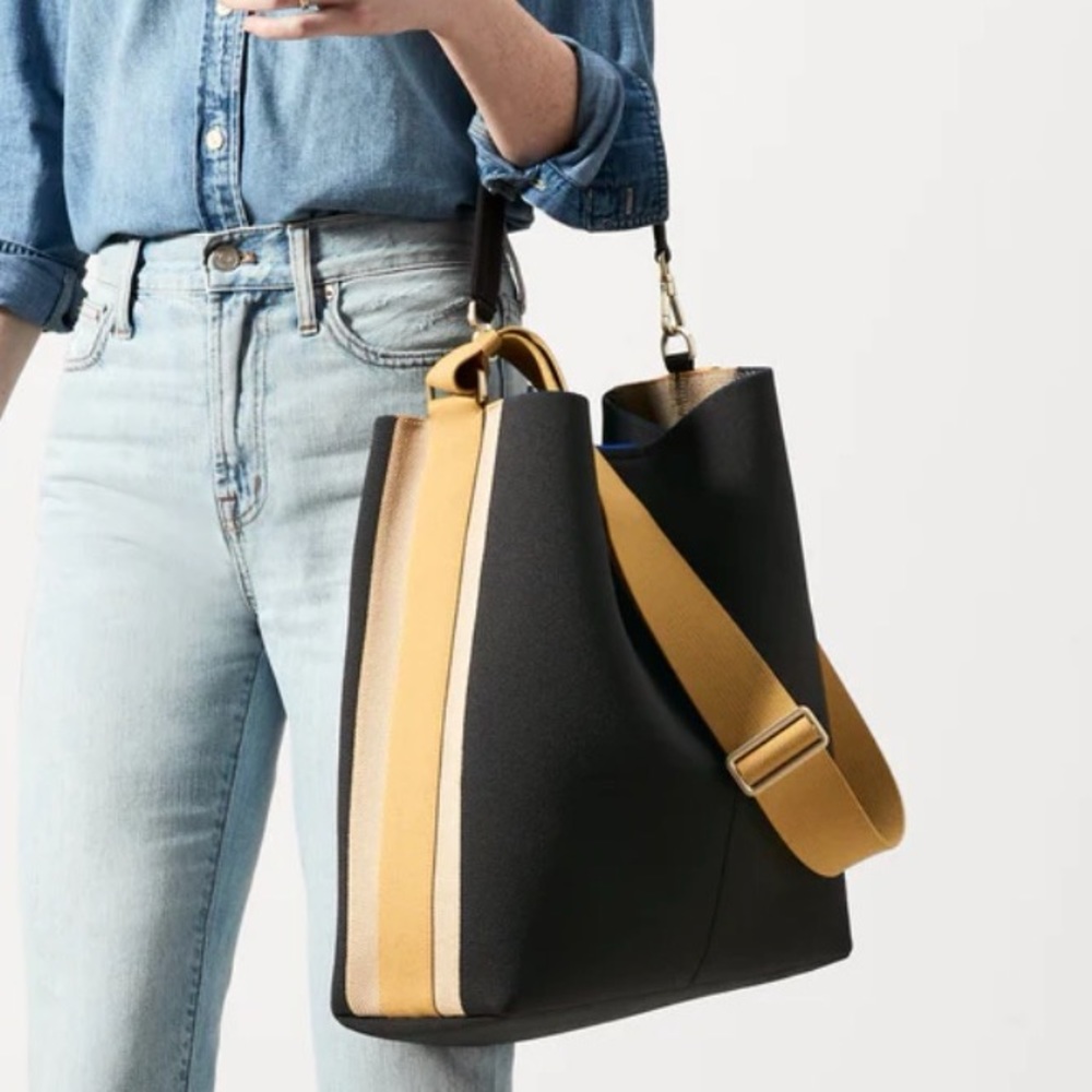 Rothy’s bucket bag